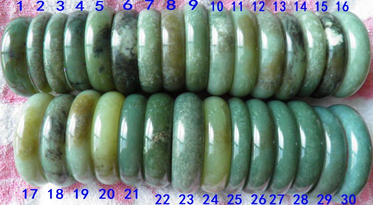 413组和田玉手镯颜色宽度对比图