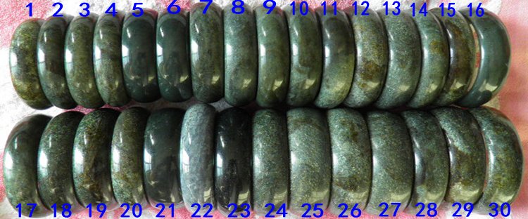 413组和田玉手镯颜色宽度对比图