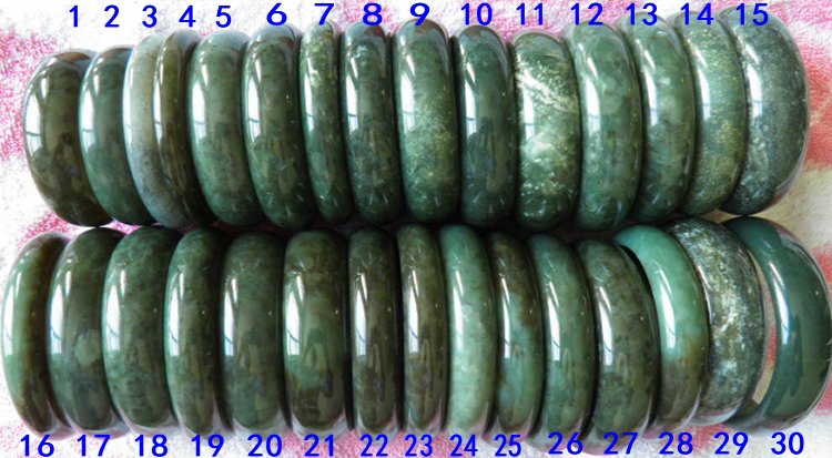 413组和田玉手镯颜色宽度对比图