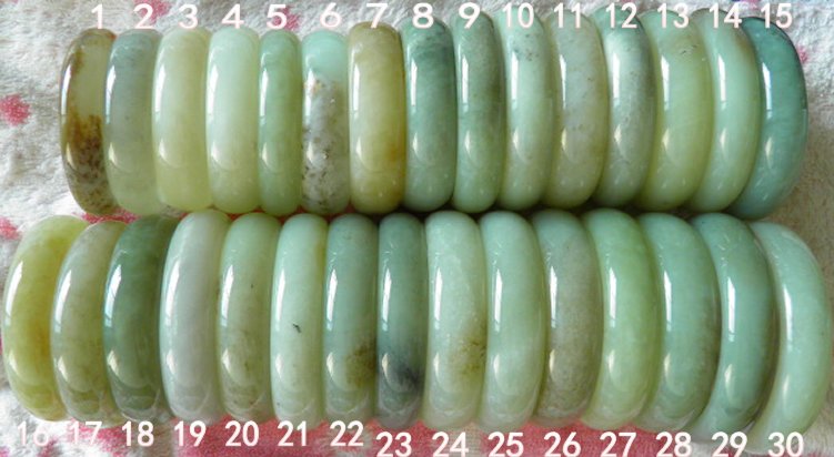 413组和田玉手镯颜色宽度对比图