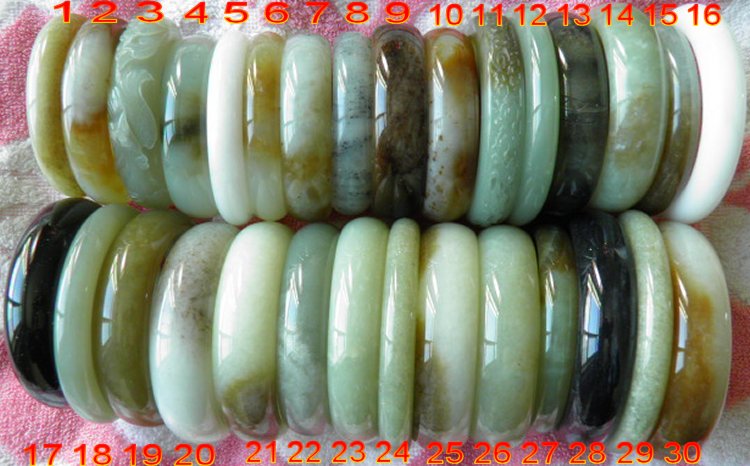 413组和田玉手镯颜色宽度对比图