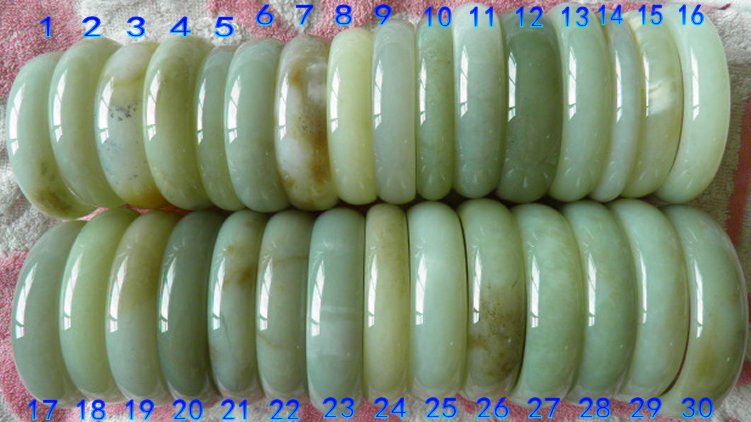 413组和田玉手镯颜色宽度对比图